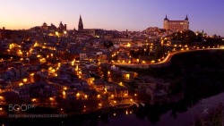 socialfoto:Dusk view over the Toledo city