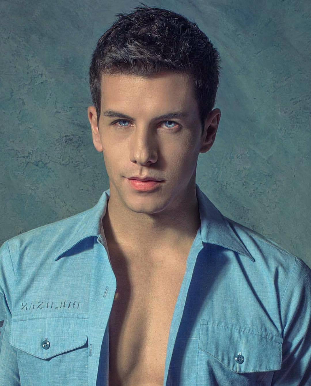 troyschooneman:To purchase signed limited edition prints of my portraits, please