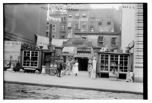 Edun N. Elmore Antiques. North side of 28th St. just off 5th Ave. New York City. Ca. 1915.More pictu