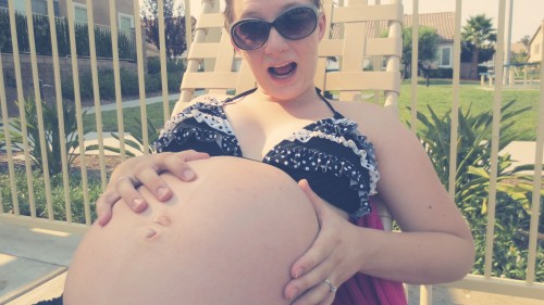 “Heeeeelp! My belly just started inflating! It feels like my tits are swelling too… I&r