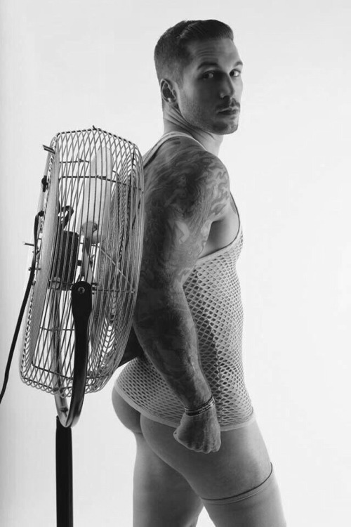 str8turnedgay:  Meet and fuck local hunks: CLICK HEREAdd me on snapchat