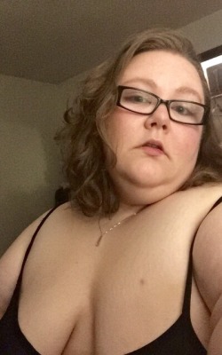 bigxgirlsxlovexsex: Like what you see? Want more?  Ask about my member’s only blog for more 😏😘   So fucking hot