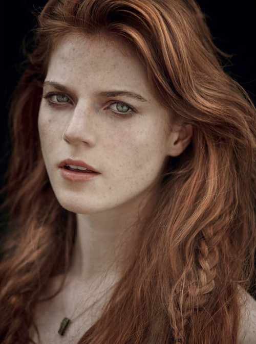 arutai:  Rose Leslie by Thanassis Krikis