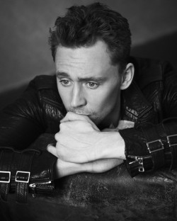 torrilla:  Tom Hiddleston by Jason Hetherington (x) 