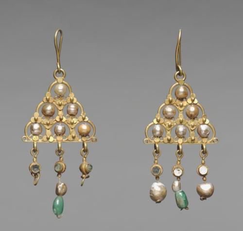 cma-medieval-art:Earring (one of a pair), 600, Cleveland Museum of Art: Medieval ArtSize: Overall: 1