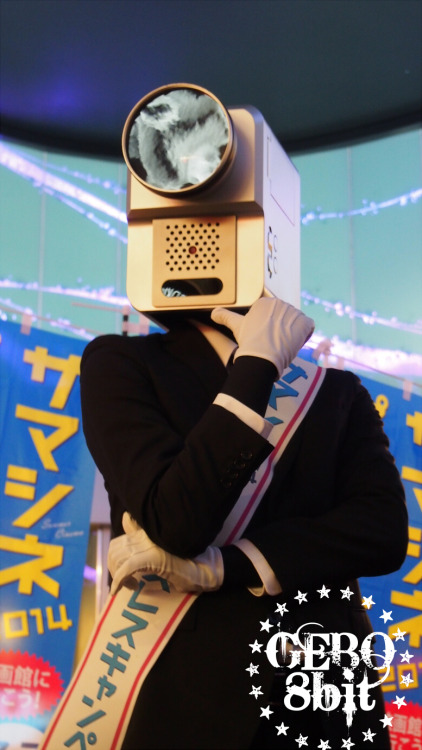 veronox:  imai1224:  カメラ男とパトさん。TOHOシネマなんばとなんばパークスにて。 We called them “Camera man” and “patrol lamp man” . Camera man steal the movie.  Patrol lamp man to arrest him. They are Character of cinema