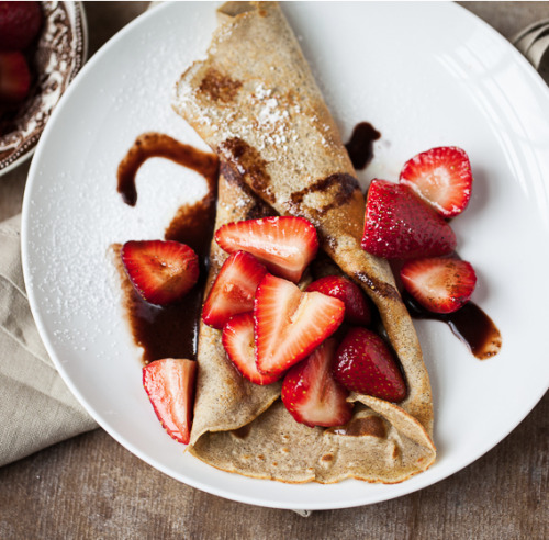 thecakebar:  buckwheat crepes, in strawberries & chocolate sauce  