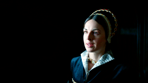 queencatherineparr:CATHERINE PARR in Becoming Elizabeth - Episode One, Keep Your Knife Bright