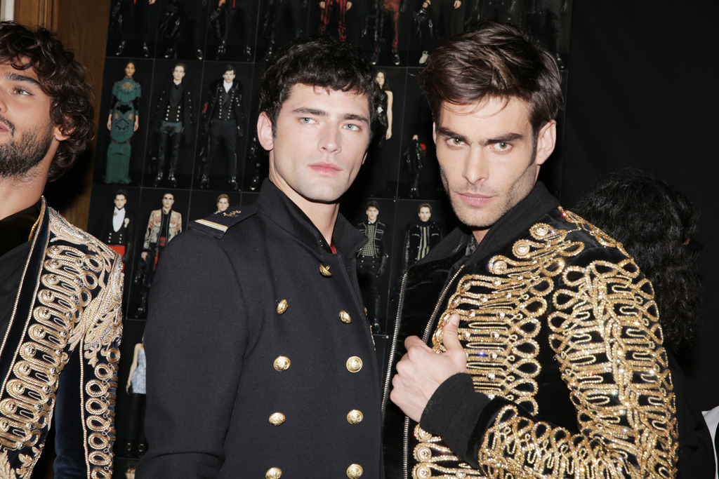 adoreseanopry:  HQ: Sean O'Pry backstage at Balmain, F/W 2016 at PFW.