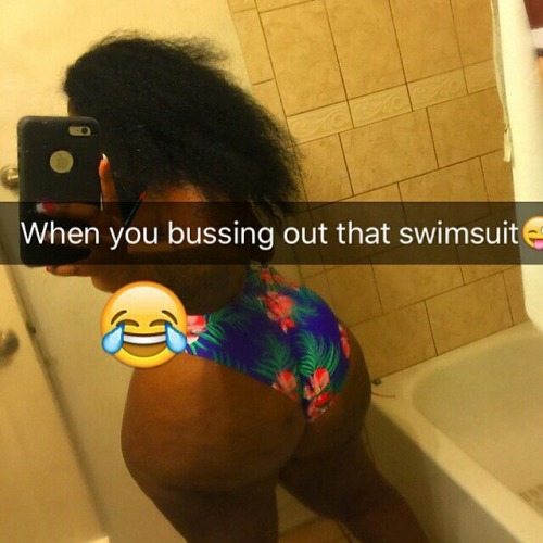 alcapone78: bruh-in-law: Fye Bottom Damn… Y you are beautiful goddess