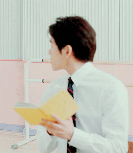 namgyusoo:    Hoya in 러블리즈(Lovelyz)_‘Ah-Choo’    