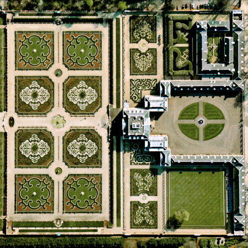 dailyoverview:Het Loo Palace is located in Apeldoorn, Netherlands. “The Great Garden,” s
