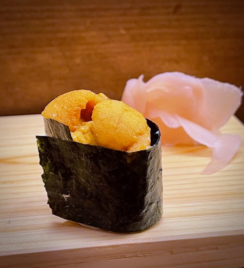 sushimode: jasmine7031:At the end of a warm day, Would you eat sushi?I am dying for sushi!     