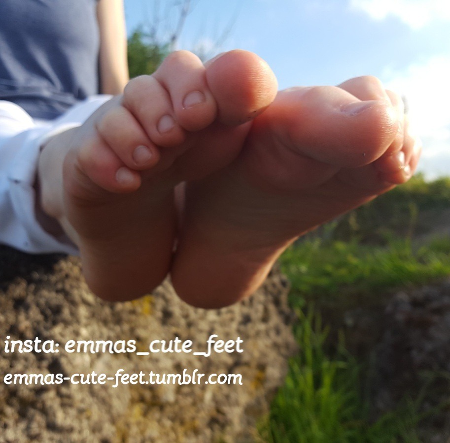 emmas-cute-feet:  The best of my feet for you 💞🍀👣👑