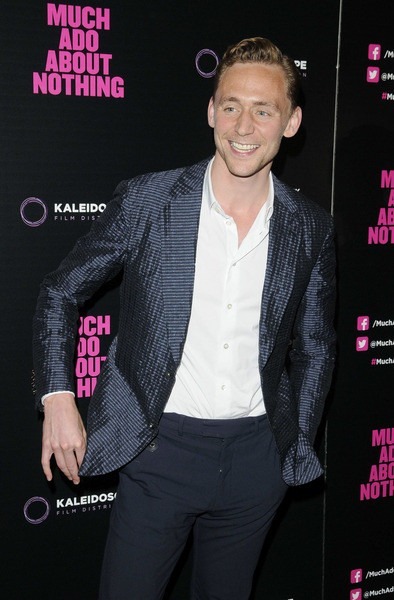 lokisbliss:  I say YES to this outfit and HALLELUJAH! to that jacket (plus the white shirt of sex)~! 