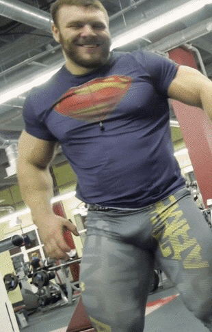 3niner: OK admit it…  this guy is really easy to jack off to Come over here smiley!