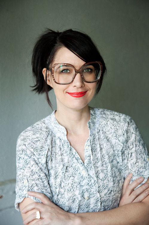 I seriously have the hugest crush on Kathleen Hanna and her awesome radical feminism. And her specs.