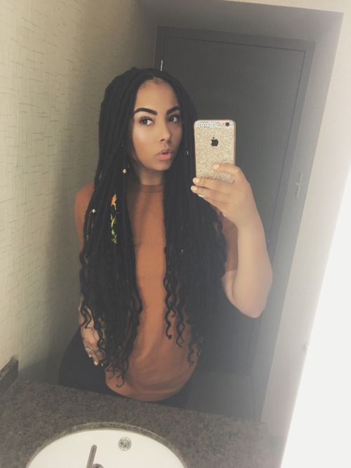 therealtrae: blackgirlsarelife:  When you luck up and find a “Yeezy ‘16 collection&rdquo
