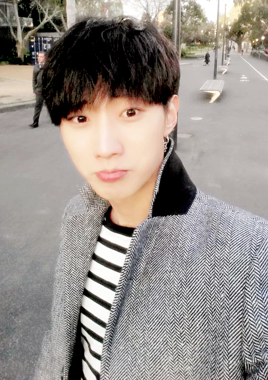 ssonnaeun-deactivated20160311:  selca spam - d-3 until jinyoung’s birthday ♫