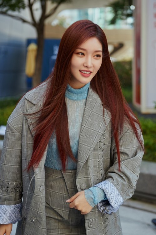 Kim ChungHa Can Slay Any Hair Colour / Style by Vf. 