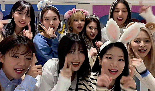 Twice Lovely Twice Ot9 GIF - Twice Lovely Twice Ot9 Twice - Discover &  Share GIFs