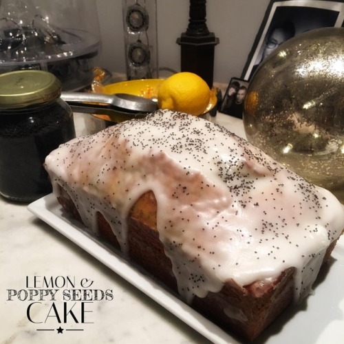 I’m not into fancy recipes these days and I crave for homemade cakes baked in my fav’ cake pan from @habitat_fr_. Do you have crush on your kitchen tools ?
Well, here’s a simple but yummy lemon and poppy seeds cake from @cookomix_com recipe, I just...