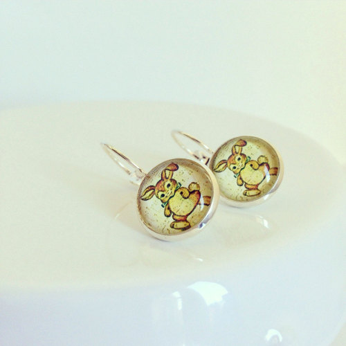 eyeadore - Vintage bunny cameo earrings