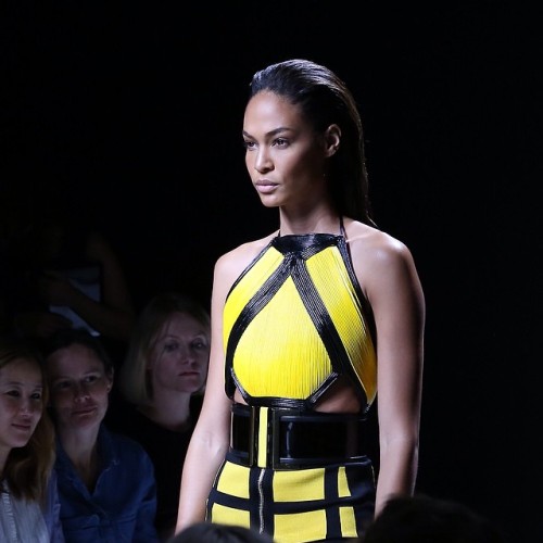 Oh la la Olivier! We want to clone your brain! Amazing @joansmalls at @balmainparis fashion show! ph