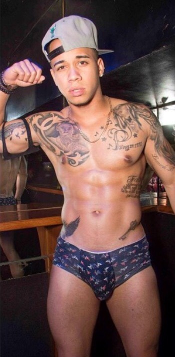 dominicanblackboy:  A hot moment on stage with sexy fat gorgeous Dominican ass Borrell