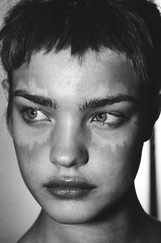 Sex aphoticsouls:  Natalia Vodianova at the backstage pictures