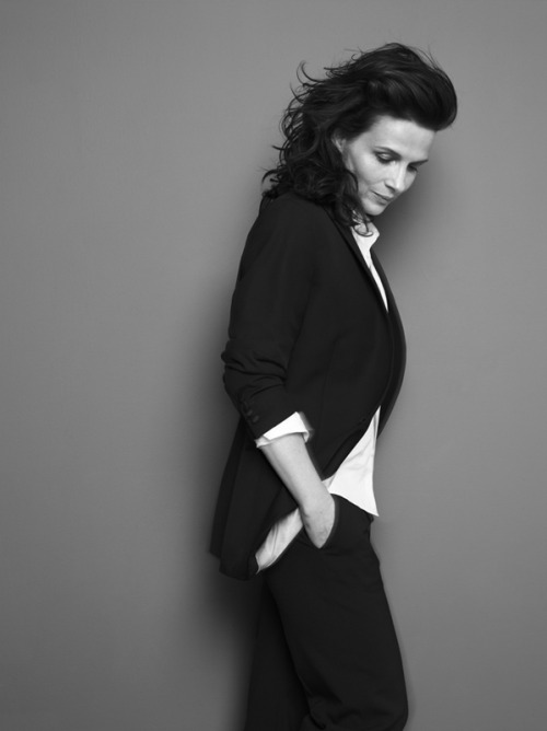 middleagedwomen-curves:Juliette Binoche