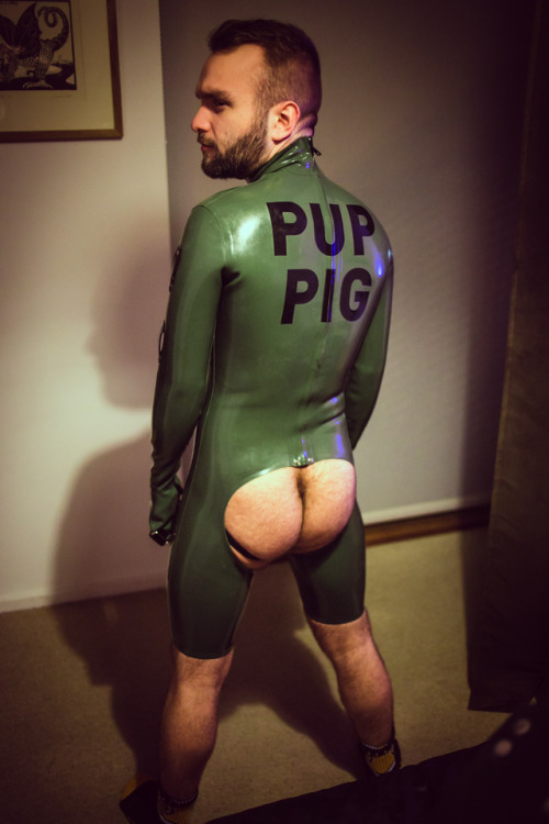 pigfun: I had my new straight jacket finished by @regulation-london recently. I fucking love it. Bac