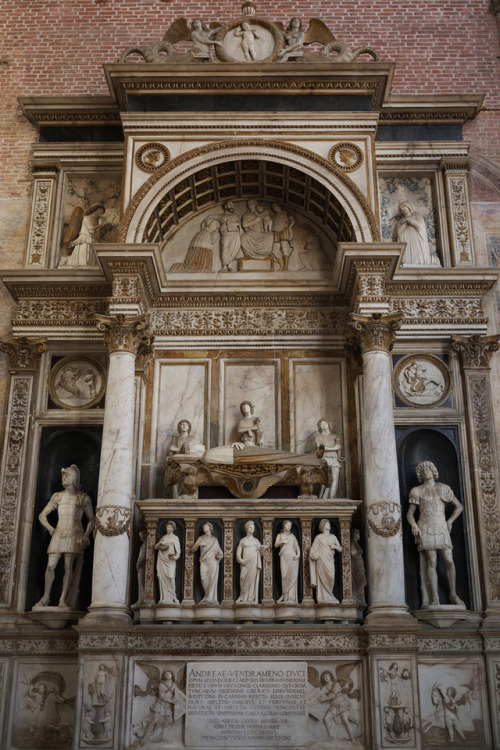 davidjulianhansen: Tomb of Doge Andrea Vendrameno by Tullio Lombardo. Santi Giovanni e Paolo, Castel