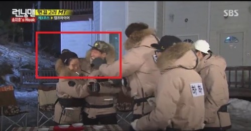 Sometimes you just gotta love how jongkook likes to pat jihyo’s head~ RM Epi 333