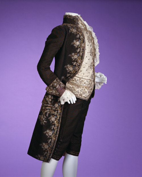 omgthatdress: Suit1790sKyoto Costume Institute