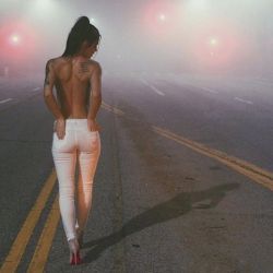 hottygram:  Lonely Road - @kylieeerae #beauty