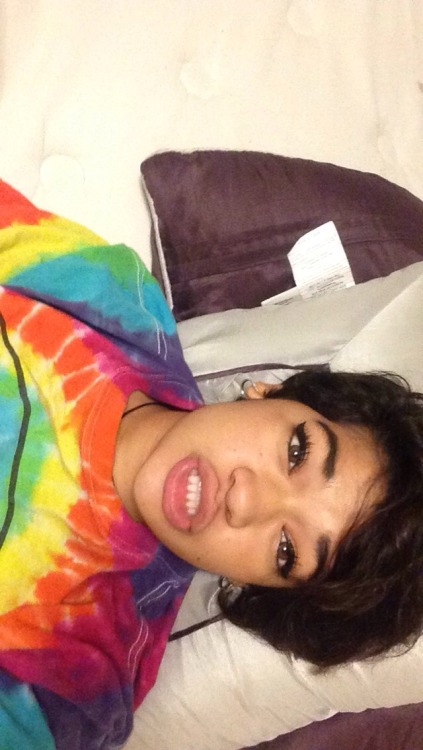 sacredresidence:  i like to make funny faces lol