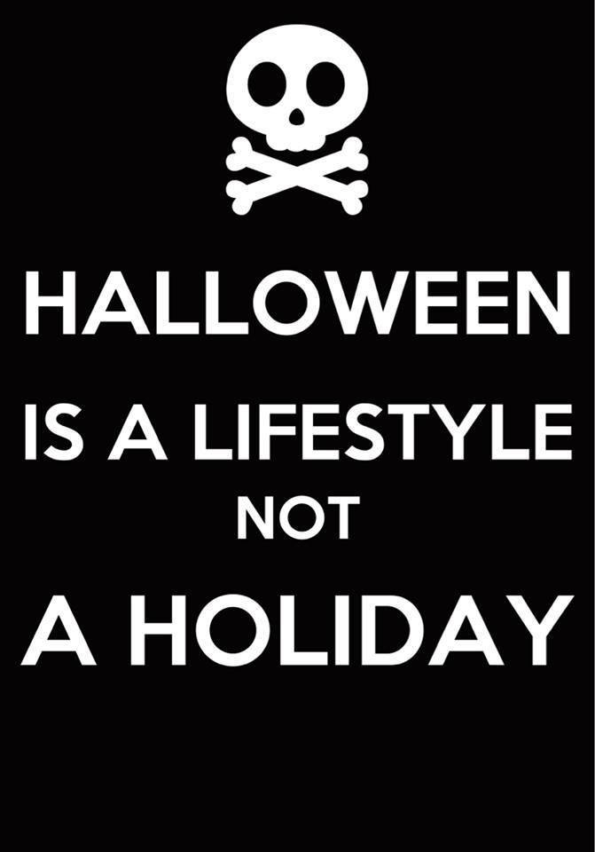 halloweenpictures:  I love Haloween more than my Birthday!!! It’s true!! 