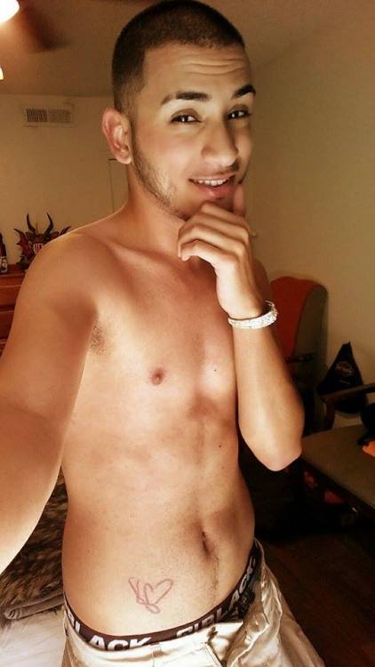 eggplantallweek:  ACTIVE GAY PORN BLOG. 24/7 POSTS. Cum stroke your cock at http://eggplantallweek.tumblr.com ♂