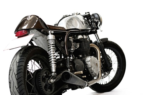 combustible-contraptions:  Triton Cafe Racer | 1954 Norton Featherbed | Thruxton 865