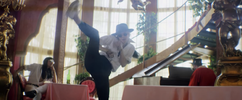 lil-moon-princess:  that lil kick still gives me life
