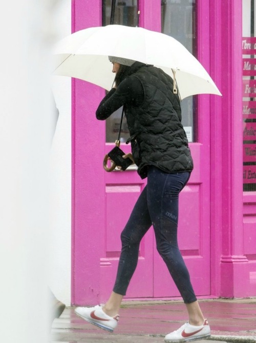 Meghan Arriving to Yoga ClassJ Crew ‘Excursion’ Quilted Down Vest Adidas Supernova 