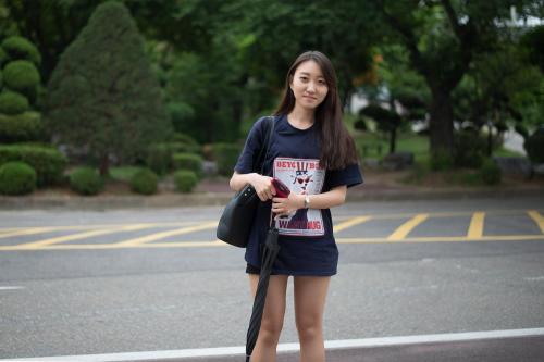 humans-of-seoul:  “I’m feeling so good today.”“Why?”“For whatever reason I wanted to bring an umbrella today, so I did, and it ended up raining.”“오늘 정말 너무 즐거워요.”“왜요?”“오늘 왠지 우산을 들고 오고