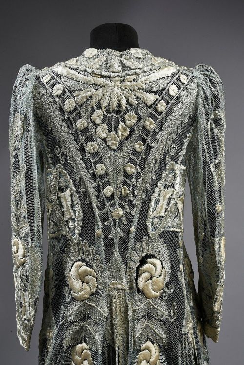 Worth evening coat ca. 1905-10From Coutau-Bégarie via Interencheres