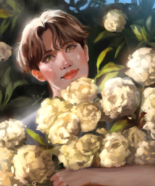 HAPPY BIRTHDAY HOBI!I wish you all the flowers in the world!