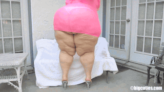 7yo1lo3:  bonertrash:  BoBerry: Big Cuties  I love her well stacked ass