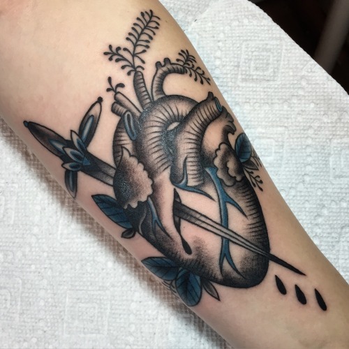 Sex fuckyeahtattoos:  heart and dagger by Alena pictures