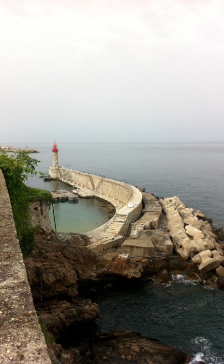 rodica:  abandoned lighthouse