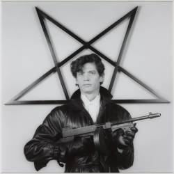 versaceslut:“Self Portrait” Robert Mapplethorpe