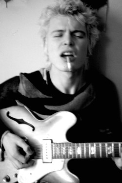musicartistwisdom:  “I love it when someone insults me. That means that I don’t have to be nice anymore.”Billy Idol.